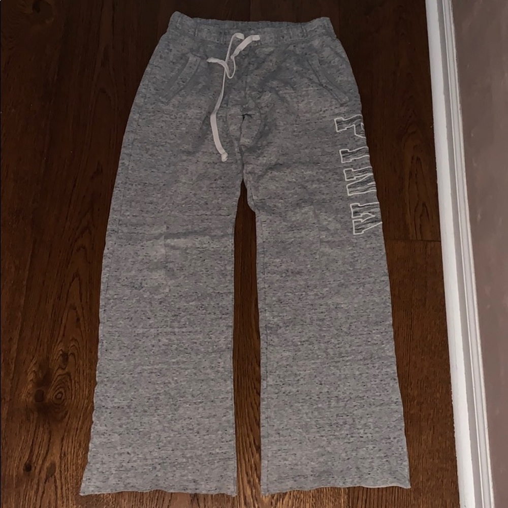 VSPINK GREY SWEATPANTS